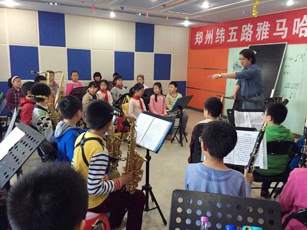 郑州纬五路小学BG大游示范乐团大师班成功举办