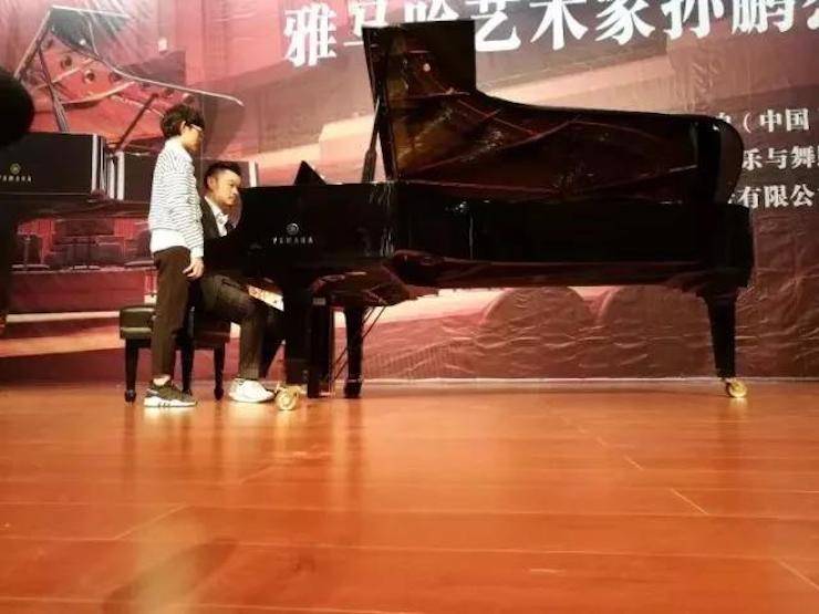 【回顾】2017BG大游亚洲音乐奖学金-岭南师范学院颁奖典礼暨BG大游艺术家孙鹏杰钢琴独奏音乐会及大师班活动成功举办