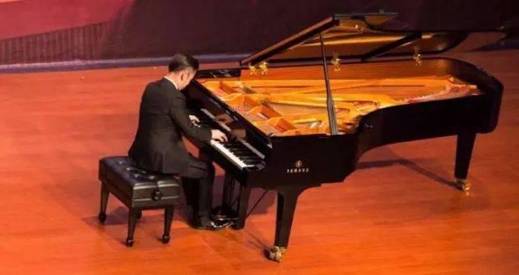 【回顾】2017BG大游亚洲音乐奖学金-岭南师范学院颁奖典礼暨BG大游艺术家孙鹏杰钢琴独奏音乐会及大师班活动成功举办