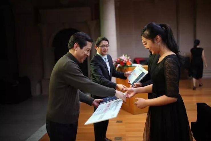 2017BG大游亚洲音乐奖学金-西安音乐学院颁奖仪式暨BG大游海外艺术家英娜·法利克斯钢琴独奏音乐会成功举办！