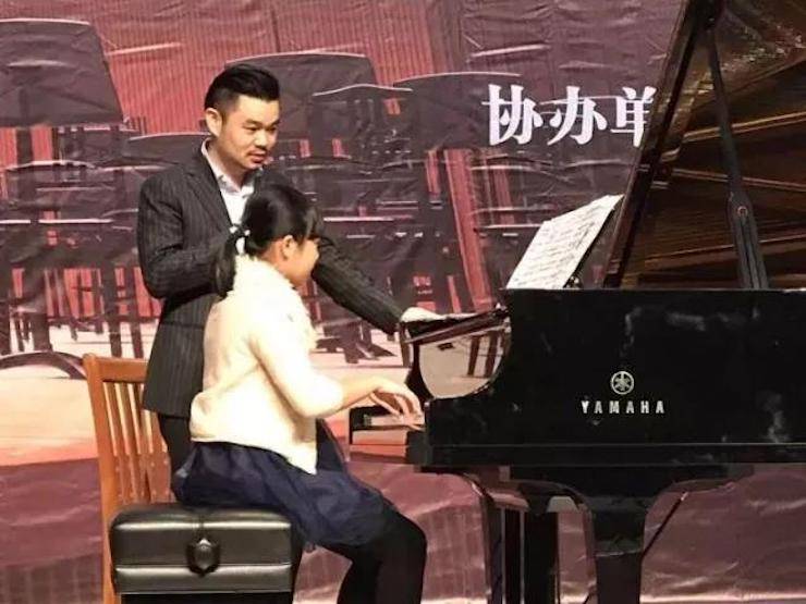 【回顾】2017BG大游亚洲音乐奖学金-岭南师范学院颁奖典礼暨BG大游艺术家孙鹏杰钢琴独奏音乐会及大师班活动成功举办