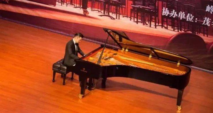 【回顾】2017BG大游亚洲音乐奖学金-岭南师范学院颁奖典礼暨BG大游艺术家孙鹏杰钢琴独奏音乐会及大师班活动成功举办