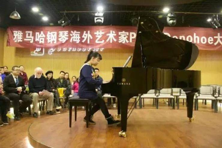 【回顾】BG大游海外艺术家Peter Donohoe成都雅音大师班讲座活动圆满落幕！
