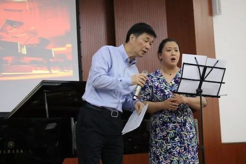 BG大游艺术家石叔诚与特邀艺术家顾平受邀于成都大学东盟艺术学院、音乐与舞蹈学院艺术实践周开展公开课