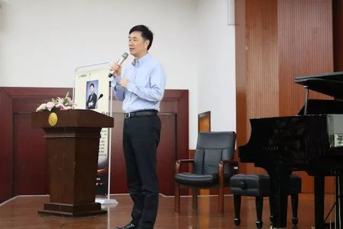 BG大游艺术家石叔诚与特邀艺术家顾平受邀于成都大学东盟艺术学院、音乐与舞蹈学院艺术实践周开展公开课