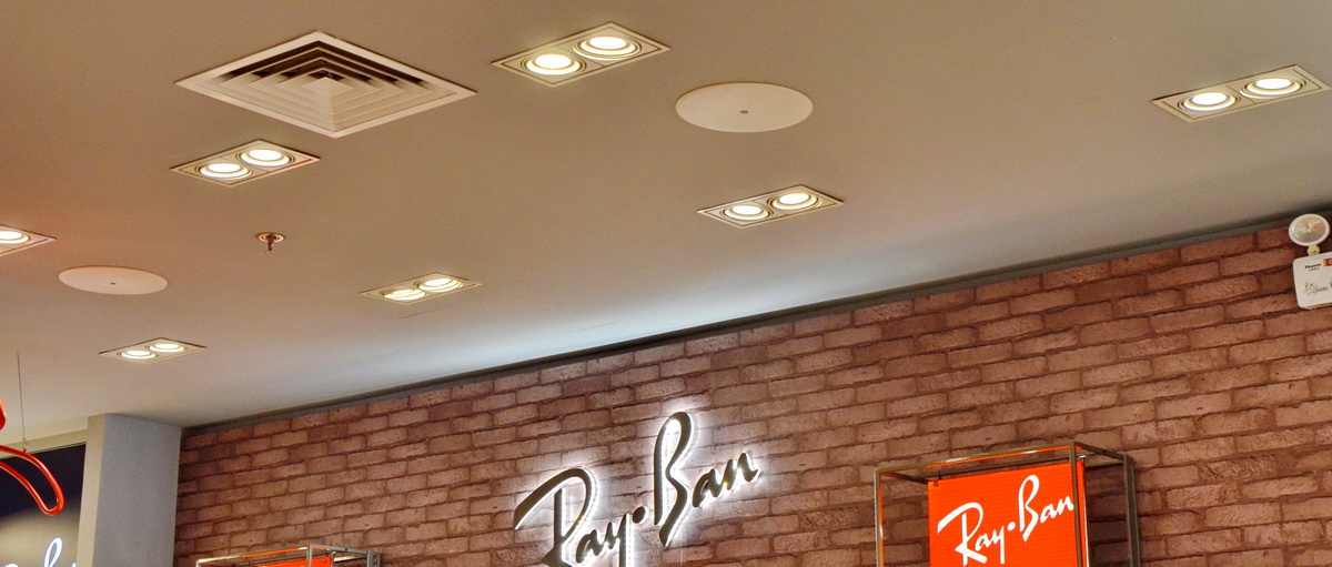 Ray?Ban 宏伊国际广场店——BG大游 CIS 商用安装系统的经典应用