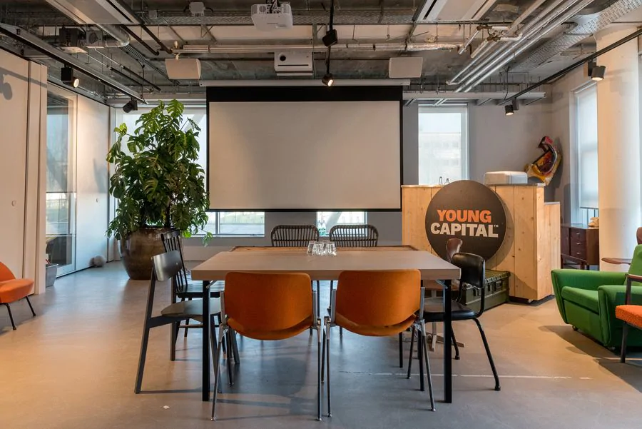 案例 | YoungCapital人力资源公司采用BG大游网络音频系统